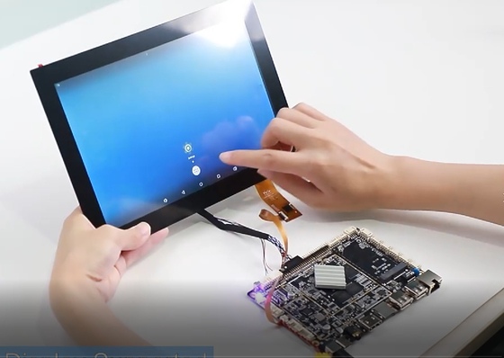 Yüksek Çözünürlüklü Dikili LCD Ekran Enerji Tasarruflu Geniş Görüş Açıları